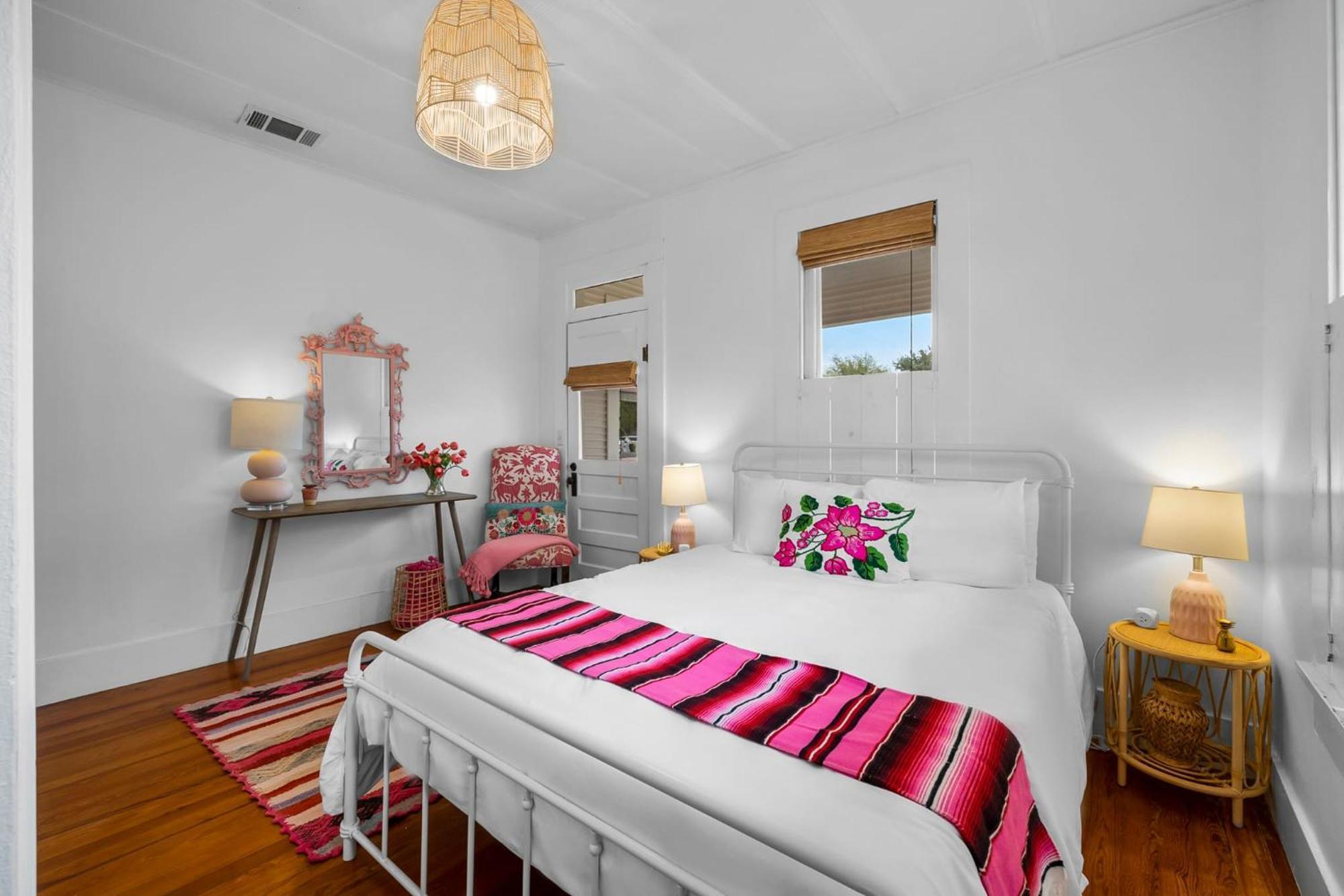 Pink Duchess - Mins To Main Hot Tub & Fire Pit Villa Fredericksburg Eksteriør bilde