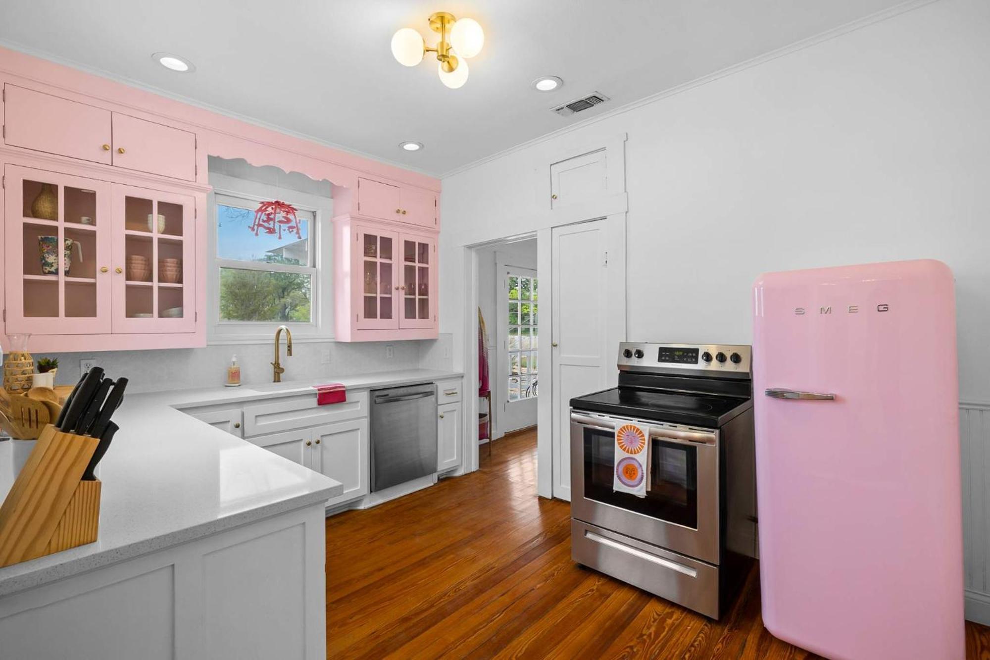 Pink Duchess - Mins To Main Hot Tub & Fire Pit Villa Fredericksburg Eksteriør bilde